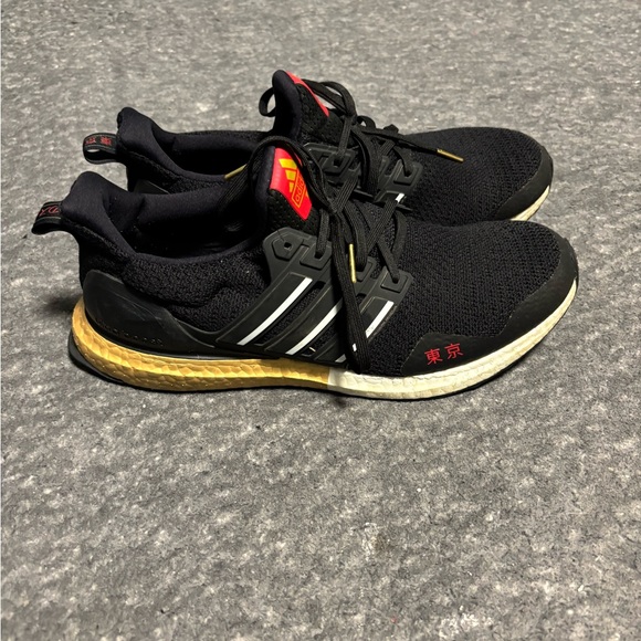 Adidas UltraBoost DNA Tokyo - Picture 2 of 10